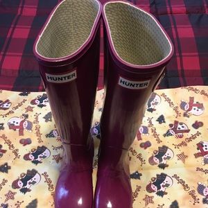 Hunter Tall Rain Boots 🌧
